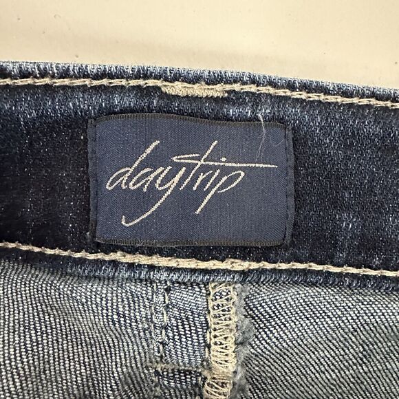 DayTrip Jeans Women 26 Blue Virgo Crop Straight Casual Midrise Relaxed Stretch - Picture 7 of 14
